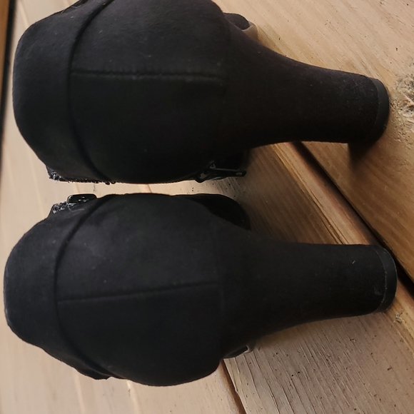 Aerosole Black Booties - Picture 5 of 6